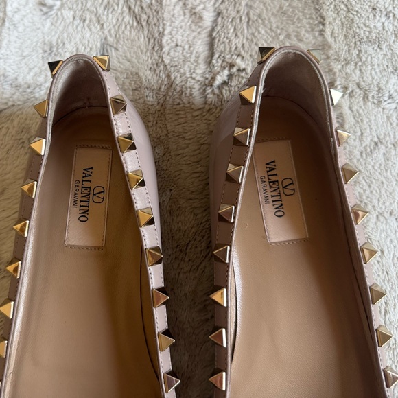Valentino Garavani Rockstud Pointed Toe Ballerina Flat in Poudre Size 38 US 8 - Picture 11 of 16